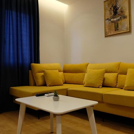 2E Center Apartment Тирана Екстер'єр фото