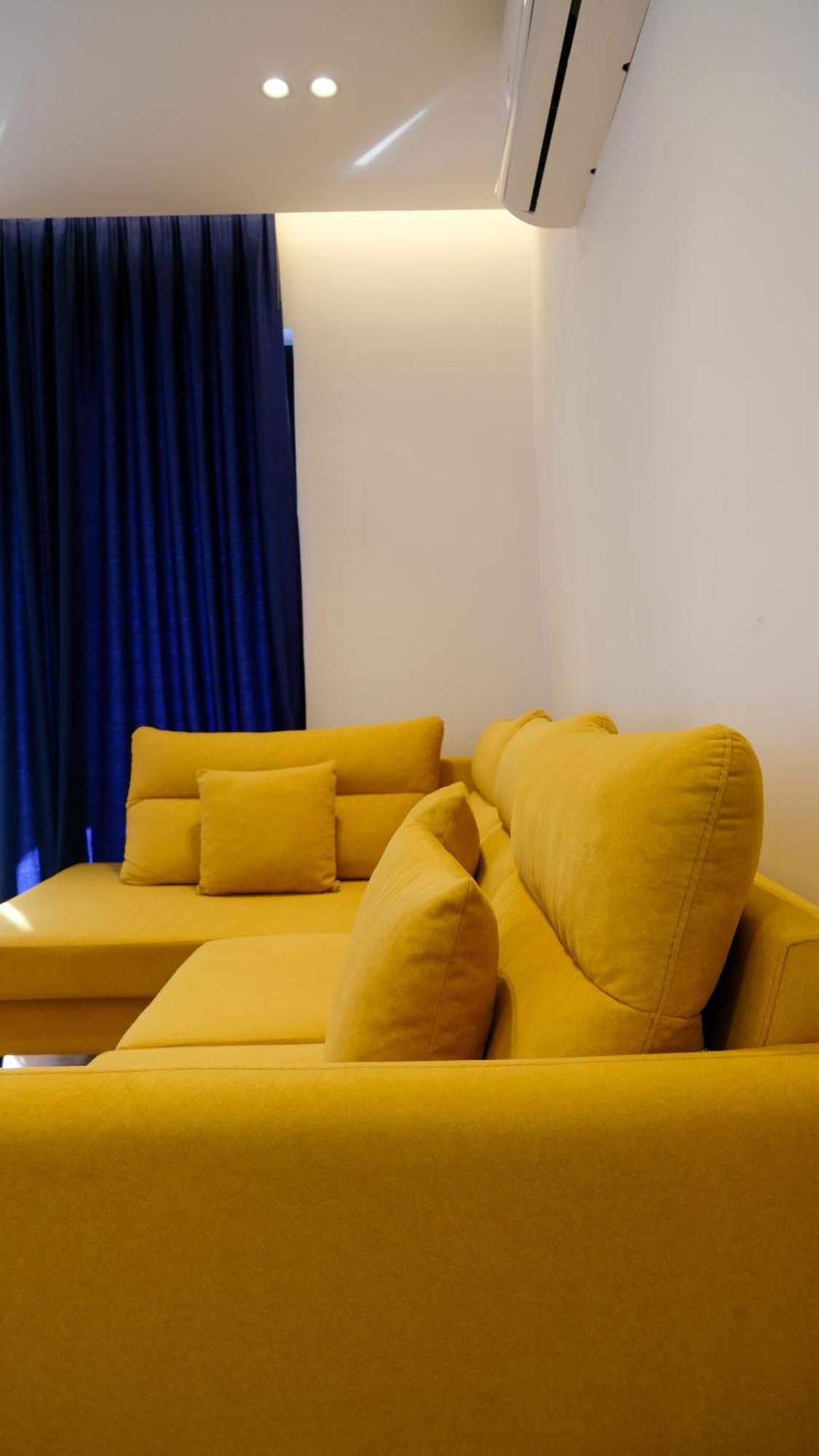 2E Center Apartment Тирана Екстер'єр фото