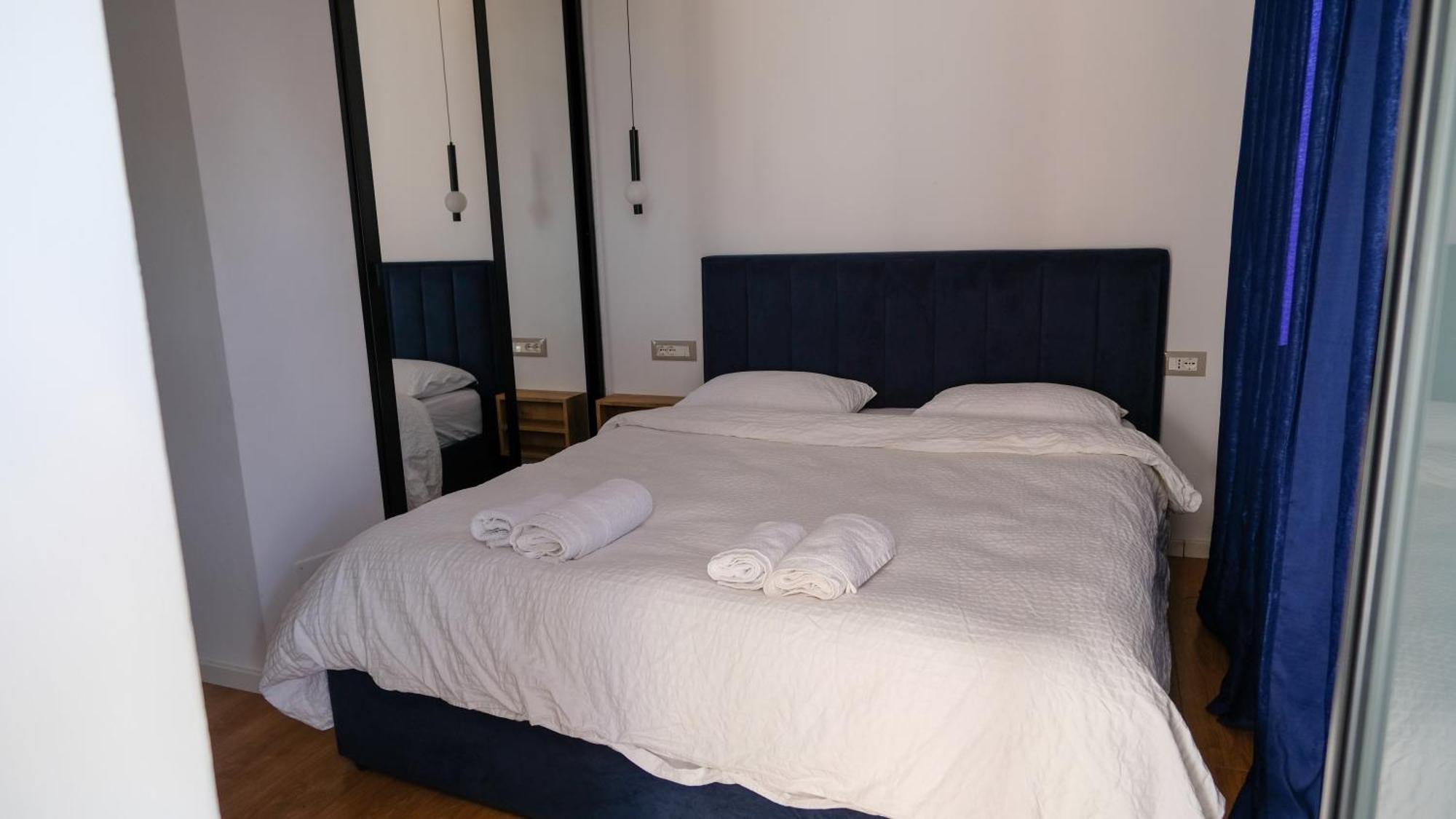 2E Center Apartment Тирана Екстер'єр фото