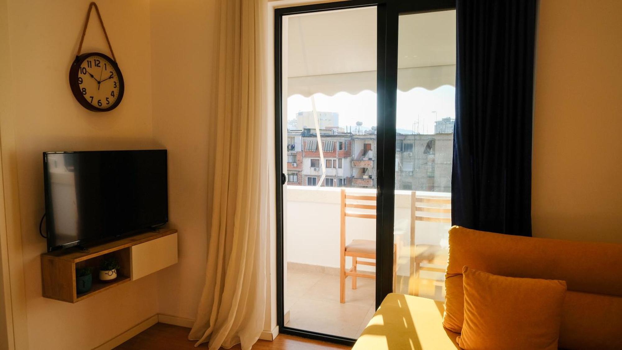 2E Center Apartment Тирана Екстер'єр фото